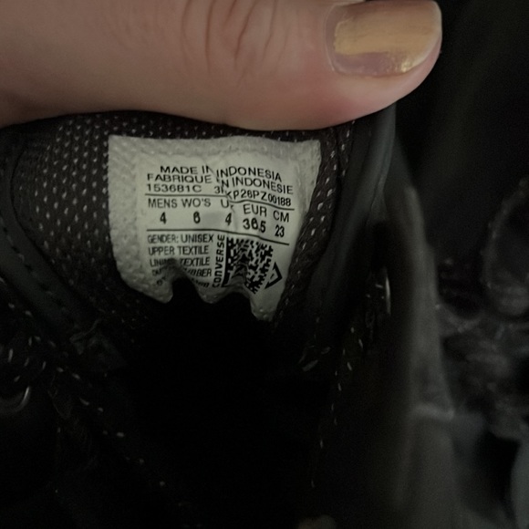 Dark Grey Converse- Wmns 6/Mens 4 - NWOT - Picture 3 of 5